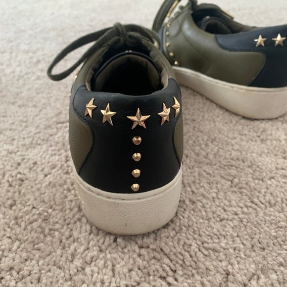 Michael Kors Sneakers - Picture 2 of 6